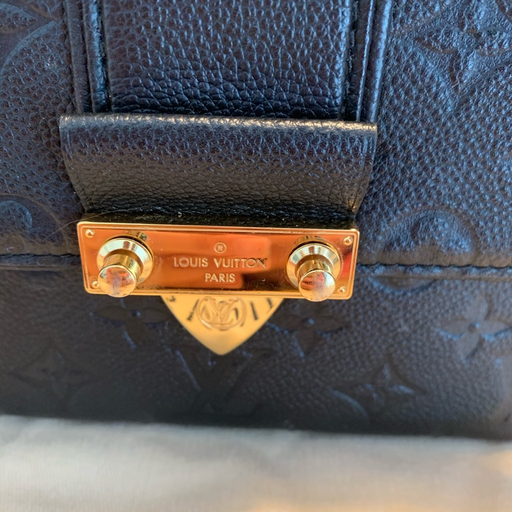 Purse - Picture 2 of 5